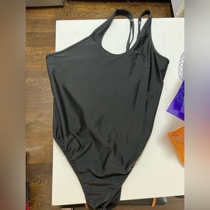Weworewhat 1 shoulder black bodysuit